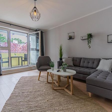 Spreewald-Apartment, 75Qm, 2 Schlafzimmer, Tiefgarage, Balkon, Netflix, Waschtrockner Cottbus Dış mekan fotoğraf